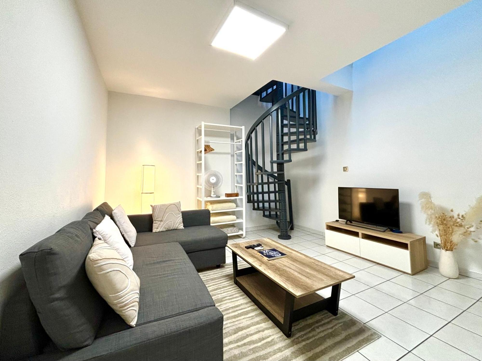 נאנסי Charmant Duplex - Hyper Centre - 44M2 Proche Place Stanislas מראה חיצוני תמונה